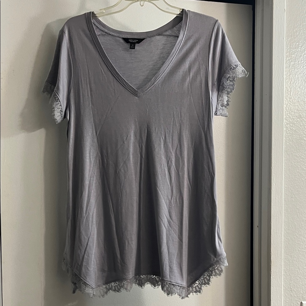 Simply Vera Vera Wang Light Gray Lace-Trimmed V-Neck Tee